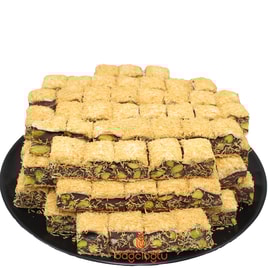 Dağcıoğlu Kadayıflı Antep Fıstıklı Baklava Lokum görseli.