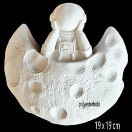 ob-2197-ay-yuzeyinde-astronot-ham-poly-7ef-dd.jpg