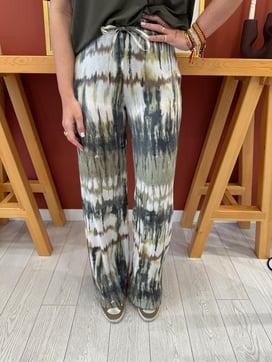 Haki Batik Desenli Tiril Pantolon