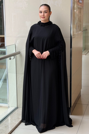 White Corner Yaka Ve Kol Çiçek Detaylı Abaya