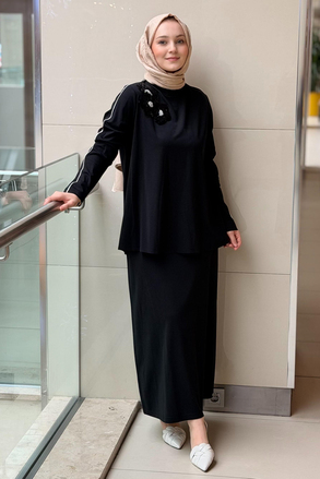 Nurcan Çetin Omuzu Pul Payet İşlemeli Biye Detaylı Tunik Etek Takım