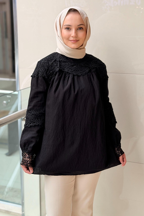 Ghisa Yaka Ve Kolları Güpürlü Tunik