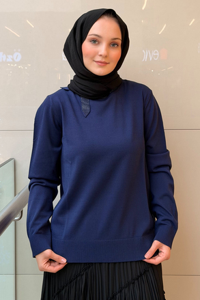 Ghisa Yakası Fiyonk Taşlı Triko Tunik