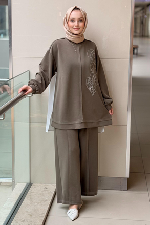 Nurcan Çetin Random Desenli Spor Dikişli Tunik Pantolon Takım