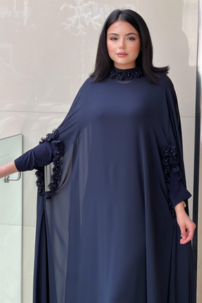 White Corner Yaka Ve Kol Çiçek Detaylı Abaya