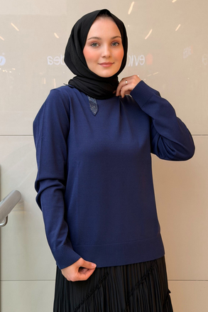 Ghisa Yakası Fiyonk Taşlı Triko Tunik