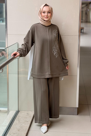 Nurcan Çetin Random Desenli Spor Dikişli Tunik Pantolon Takım