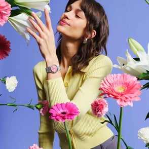 Swatch YLS234G Petal Charm Bayan Kol Saati