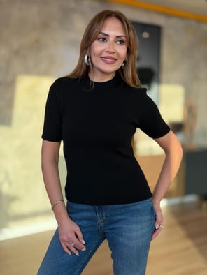 Kısa Kol Siyah Triko
