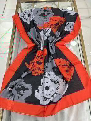 Ladure Çiçek Desenli Butik Şal