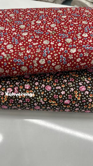 Kahverengi Zemin Çıtır Çiçekler Desen Poplin D715 Pembe Çiçekler