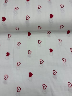 Kırmızı Dolu Ve Boş Kalp Desenli Müslin Bezi