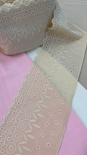 15 Cm Genişlikli Daire Desenli 107 Numaralı Fisto Uç Bej