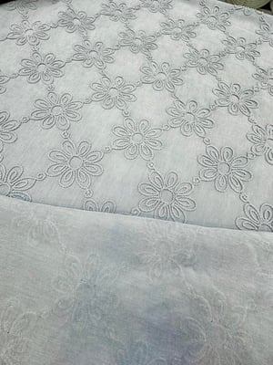 Zincir Papatya Desen Kadife Nakış Detaylı Pike (Hera Pike) Gri