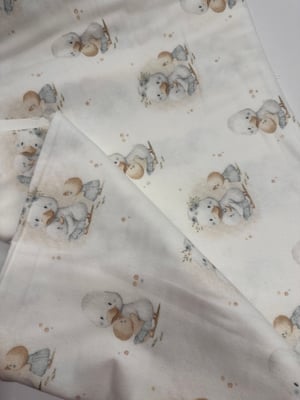 Anne Ve Yavru Ördekler Desenli Pazen D0750 Bej