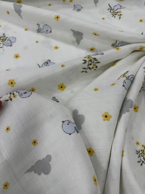 Papatya Detaylı Mavi Minik Kuş Desen D6425 Müslin Bezi