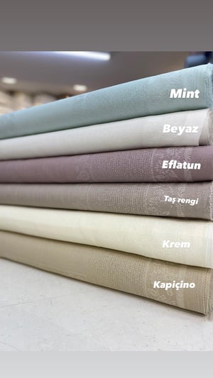 Çiçek Desen Etamin Boşluklu Seccade