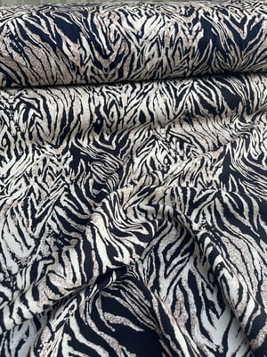 Zemin Zebra Desenli Çift En Viskon D6075 Siyah