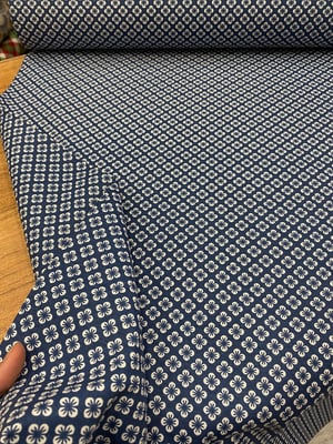 Karo Çıtır Papatya Desen Duck Bezi Kumaş Lacivert