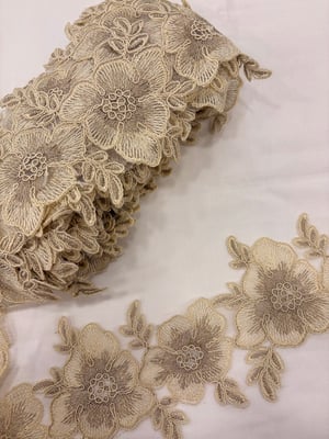 Papatya Detaylı D1750 Desen Fransız Güpürü (1 top) Kapuçino