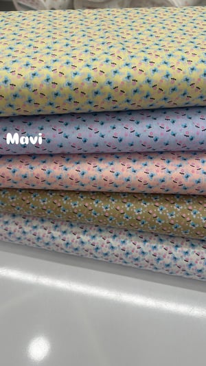 Minik Kelebekler Desen Poplin Mavi