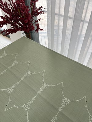 Side Nakışlı Leke Tutmaz Hazır Masa Örtüsü 140 X 200 Cm  Çağla