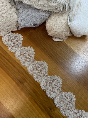 Bej Koç D850 Desen Fransız Güpürü (1 top)