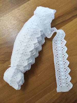 Beyaz 7 Numaralı Gonca Desen Fisto Güpür Top