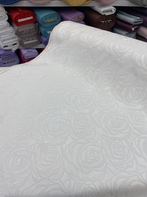Beyaz Gölge Gül 507 Desen Etuval İpek Şönil Pike Kumaş 