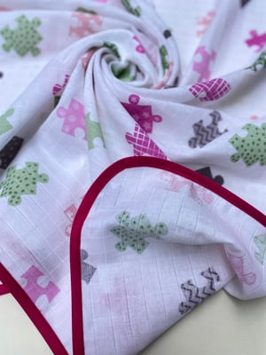 Biye Detaylı Pembe Puzzle Desenli Müslin Hazır Örtü