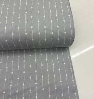 Camelia Kalpli Çizgiler Desen Poplin Akfil Kumaş Gri