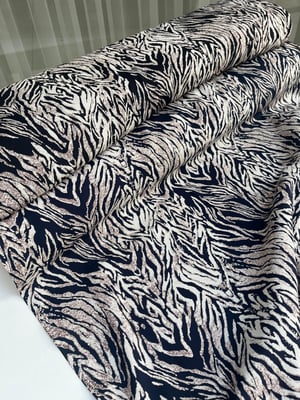 Zemin Zebra Desenli Çift En Viskon D6075 Lacivert