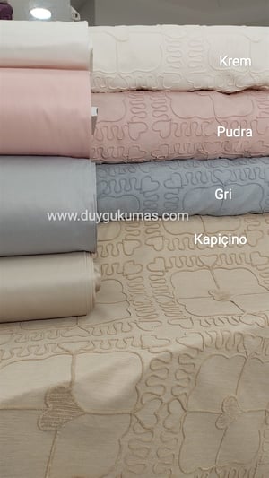 Kalp Desen Detaylı Kadife Nakışlı Pike