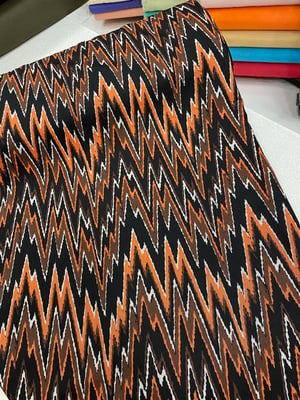 Kiremit Rengi Zigzag Desenli Belmando Dökümlü Kumaş