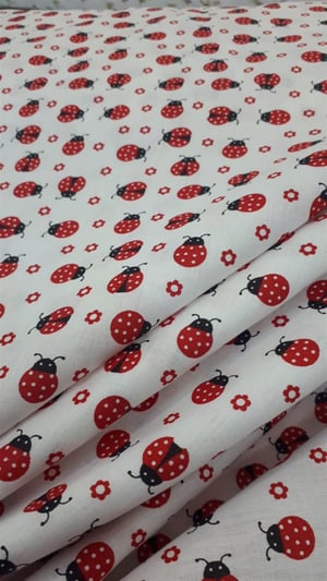 Kırmızı Uğur Böceği Desen Poplin