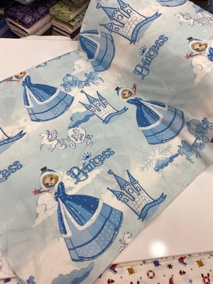 Mavi Elsa Prenses Desenli Pazen Kumaş