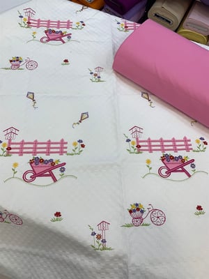 Pembe Çitli Mutlu Çiftlik Aplikeli Bebek pikesi