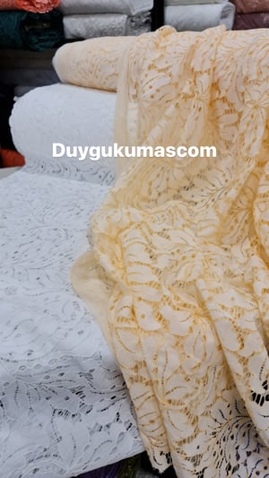 Somon Geniş Çiçek Desenli Güpür Kumaş