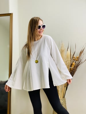 Beyaz Yırtmaçlı Sweatshirt