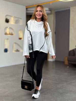 Çapraz Fermuarlı Degaje Yaka Beyaz Sweatshirt