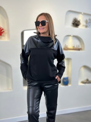 Deri Detaylı Fermuar Yaka Siyah Sweatshirt