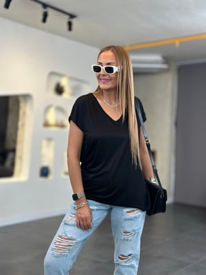 V Yaka Siyah Tshirt