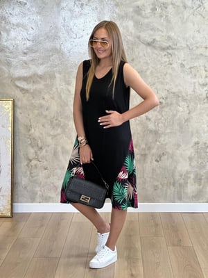 Yan Desenli Kolsuz Siyah Elbise