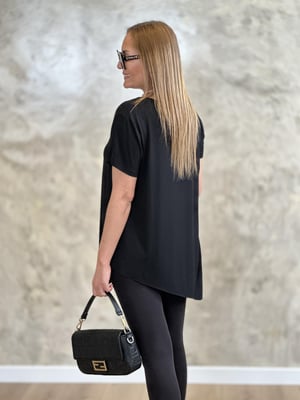 Asimetrik Lazer Kesim V Yaka Siyah Tshirt