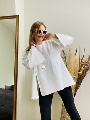 Beyaz Yırtmaçlı Sweatshirt