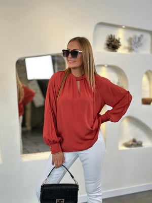 Boyun Detaylı Kiremit Bluz