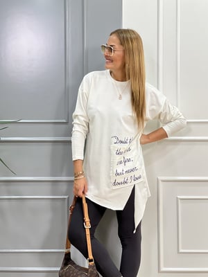 Cep Baskılı Kesikli Beyaz Sweatshirt
