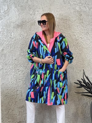 Çift Taraflı Mavi Pembe Desenli Oversize Yağmurluk