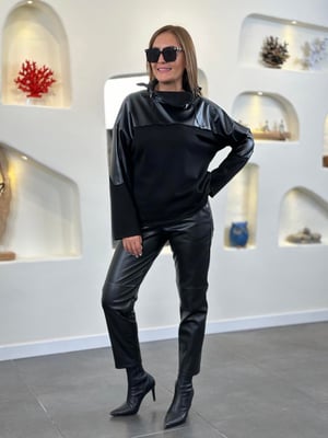 Deri Detaylı Fermuar Yaka Siyah Sweatshirt