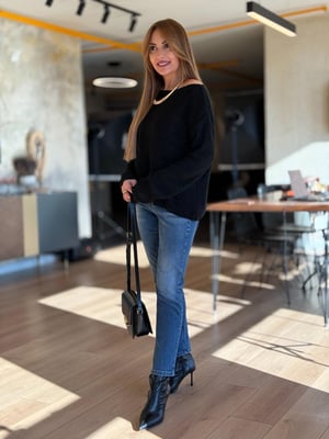 Dokulu Kayık Yaka Siyah Triko